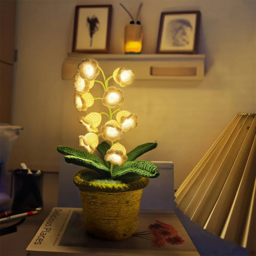 EverLily™ – Handcrafted Crochet Lily Night Lamp