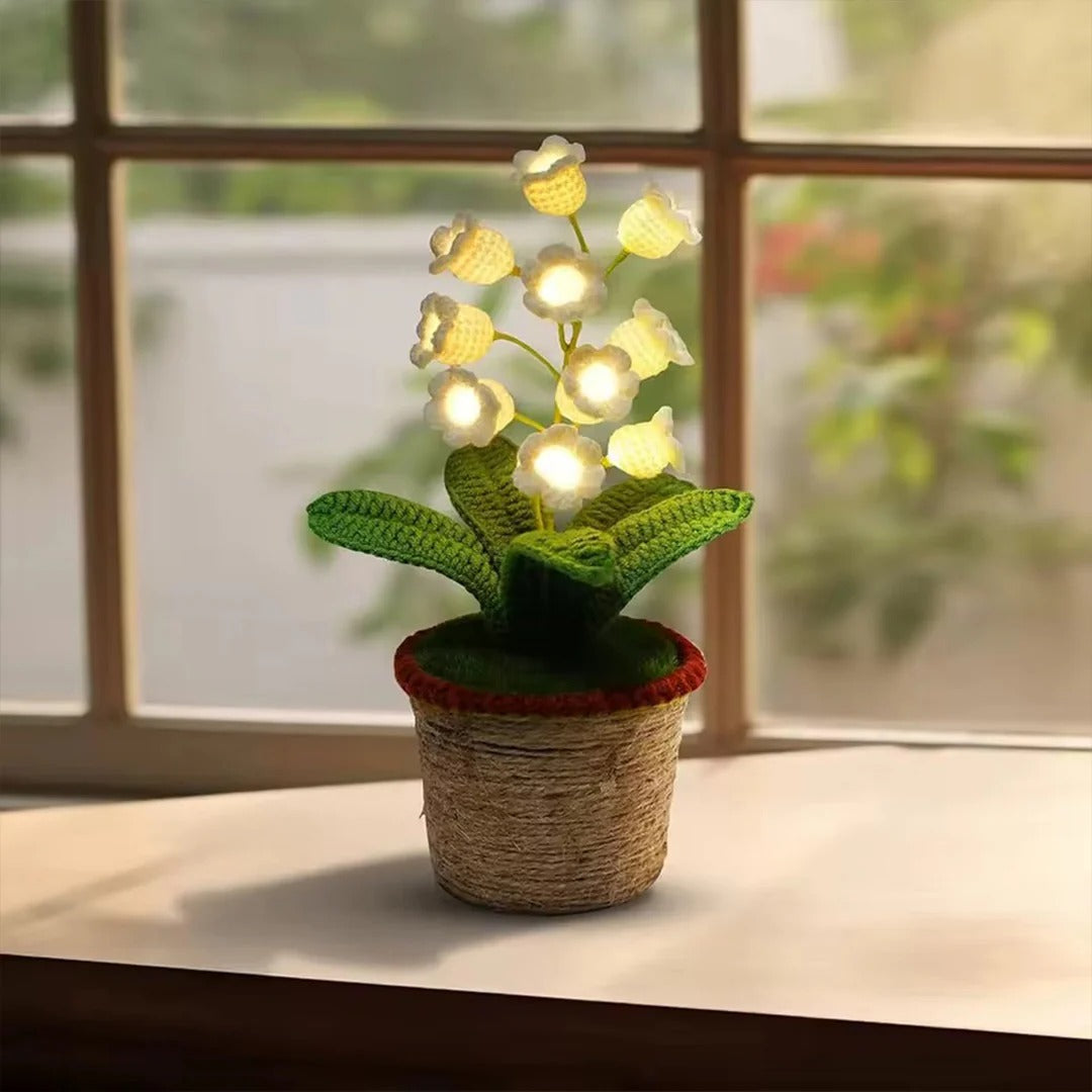 EverLily™ – Handcrafted Crochet Lily Night Lamp